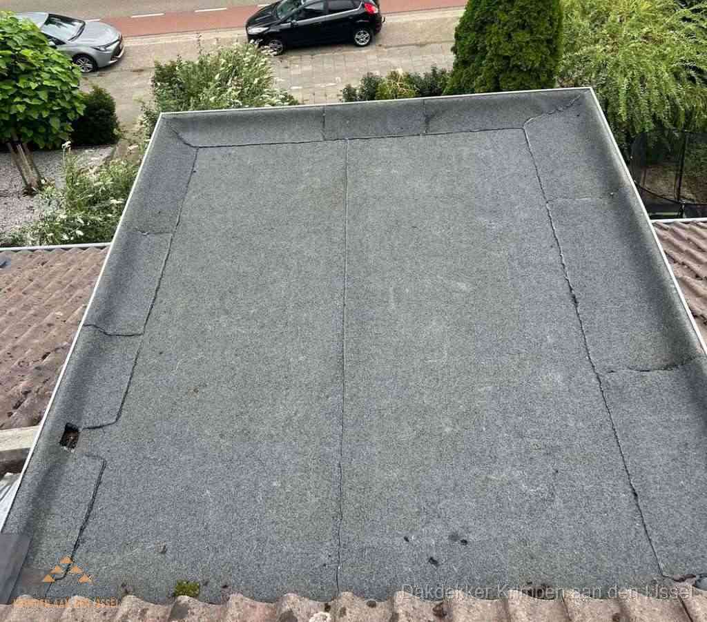 Dakbedekking schuur met bitumen in Krimpen aan den IJssel